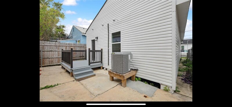 Building Photo - 2558 N Rocheblave St