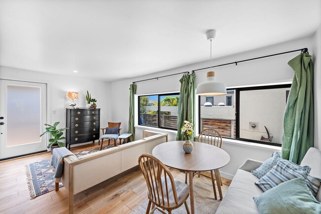 Building Photo - Woods Cove Ocean View Apartment