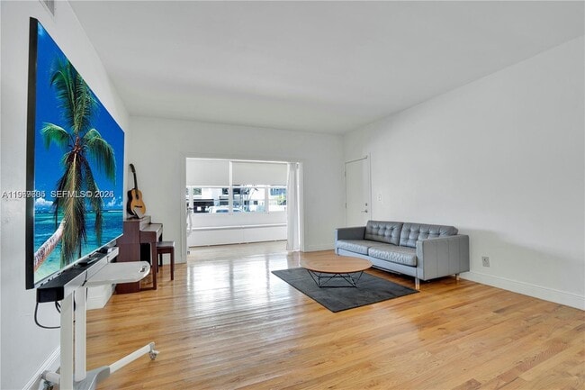 Building Photo - 1460 West Ave