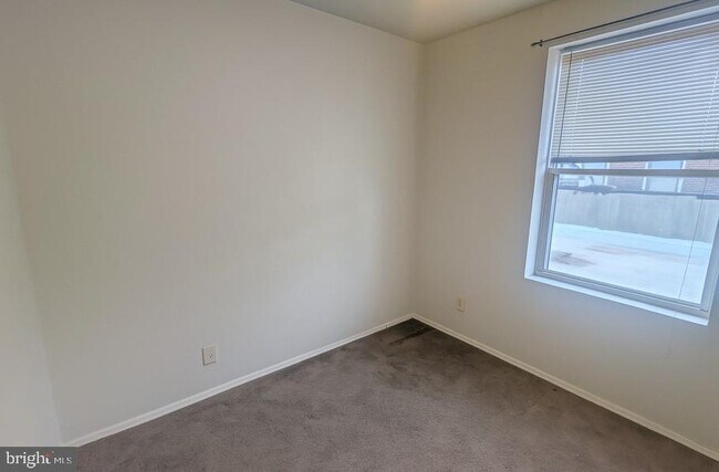 Building Photo - 2206 Fairmount Ave