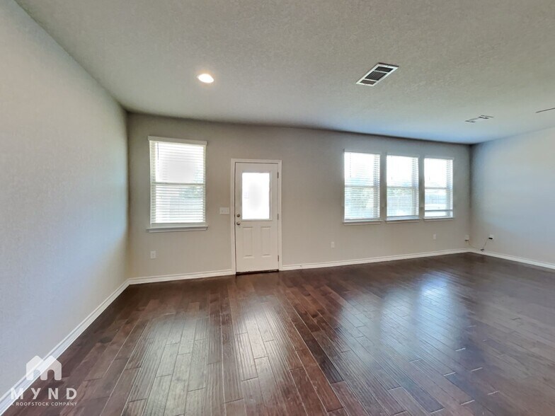 Building Photo - 12546 Blazing Saddle