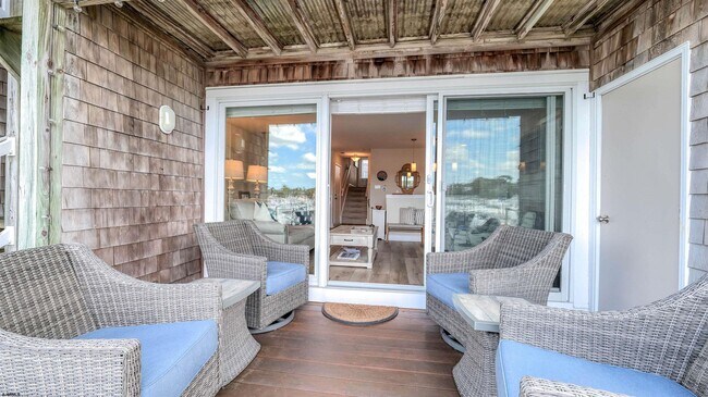 Building Photo - 505 Harbour Cove