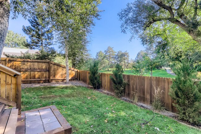 Building Photo - MODERN 2 BED/1.5 BATH IN HEART OF BOULDER!