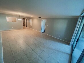 Building Photo - 2210 Dorrington St