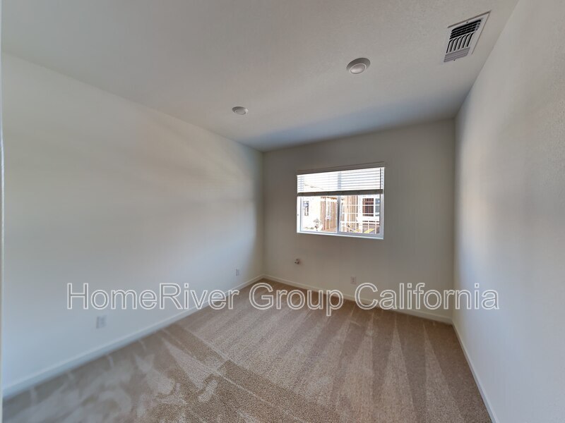 Building Photo - 1655 Bronzewick Lane