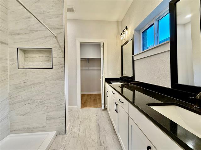 Building Photo - 308 SW 14th St