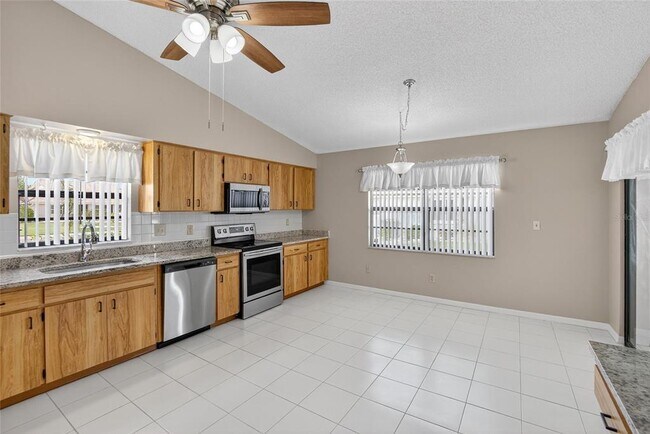 Building Photo - 1831 Wolf Laurel Dr