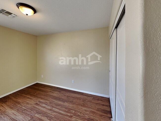 Building Photo - 8409 S 50th Ln