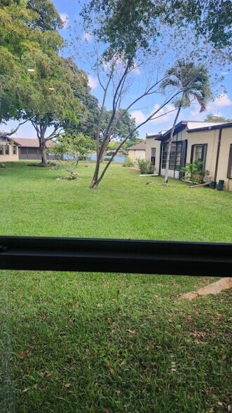 Building Photo - 532 Briarwood Cir