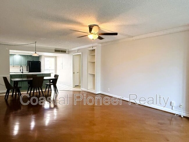 Building Photo - 2614 Cove Cay Dr