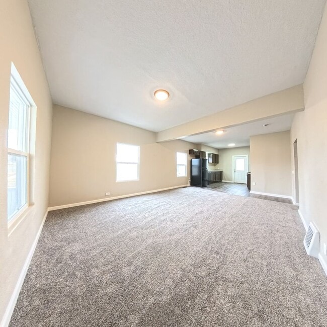 Building Photo - Updated 2-Bedroom Home in Marshalltown