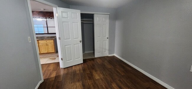 Building Photo - 4236 S Tempe Ct