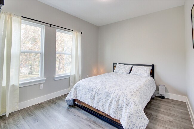 Building Photo - 9305 Tower St