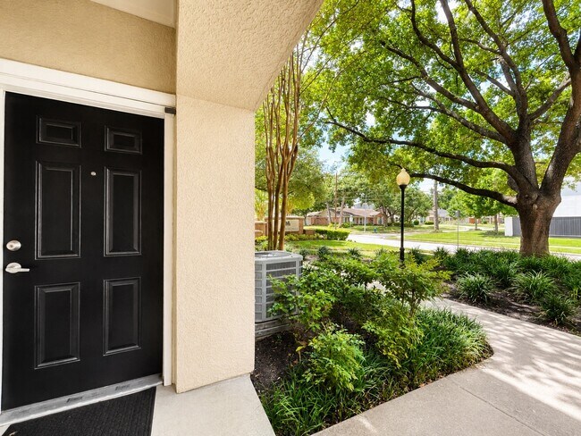 Building Photo - 12707 Boheme Dr