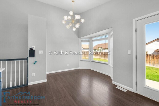Building Photo - 8354 Freestar Way