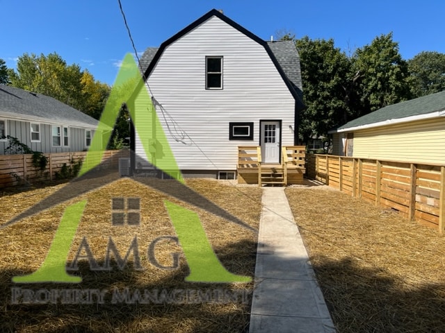 Building Photo - 3553 N Kenwood Ave