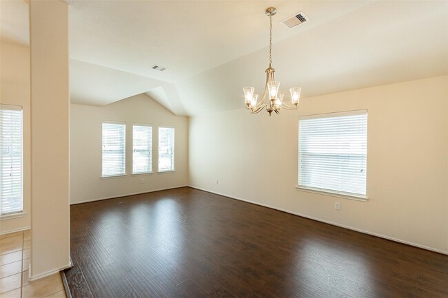 Building Photo - 24807 Lazy Tee Ln