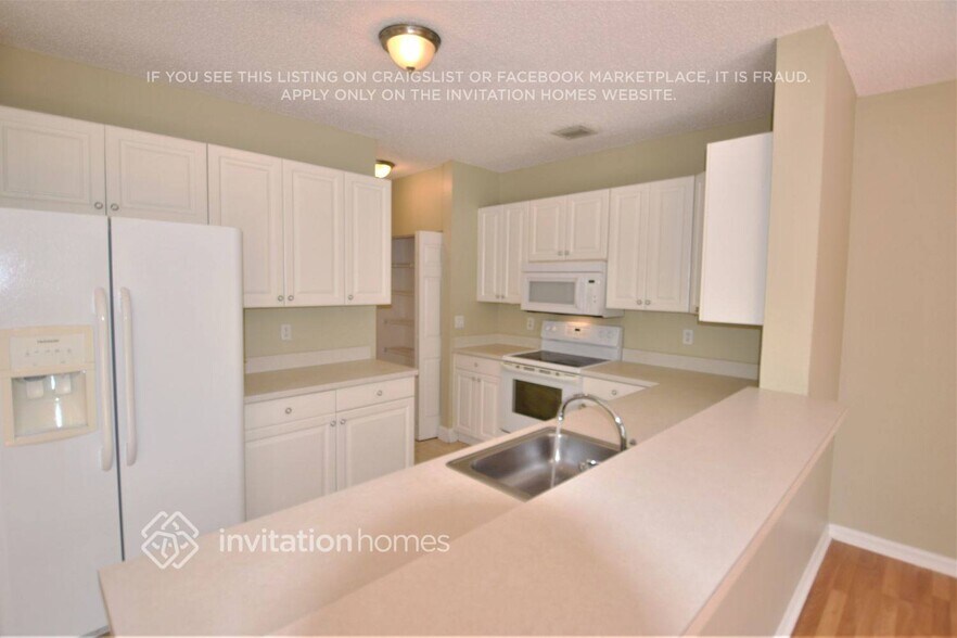 Building Photo - 6334 Stonehurst Cir