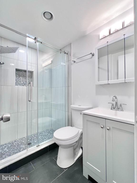 Building Photo - 515 S 12th St