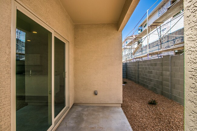 Building Photo - 3Br Home $1799 59th Ave/Broadway