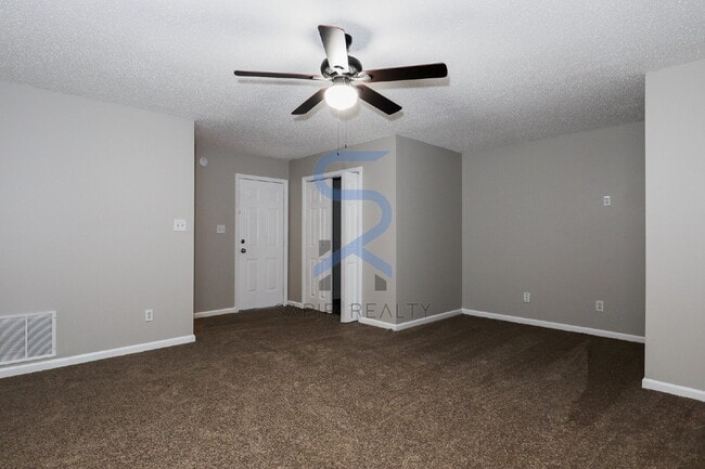 Building Photo - Move in before November 15th and get $100 ...