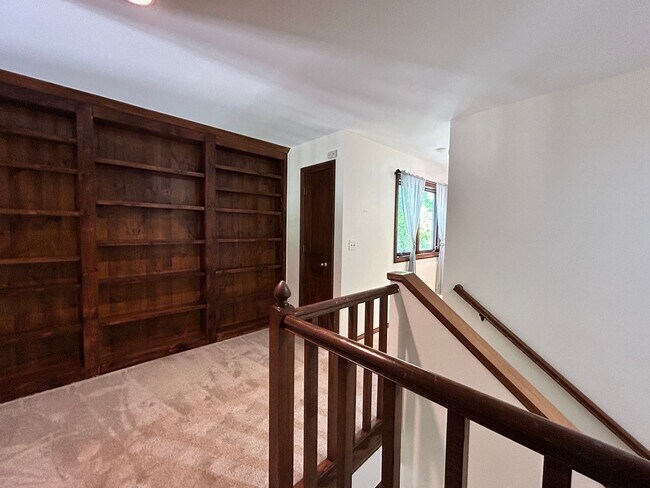Building Photo - Gorgeous 4 Bedroom Townhome Steps from Boulder Country Club
