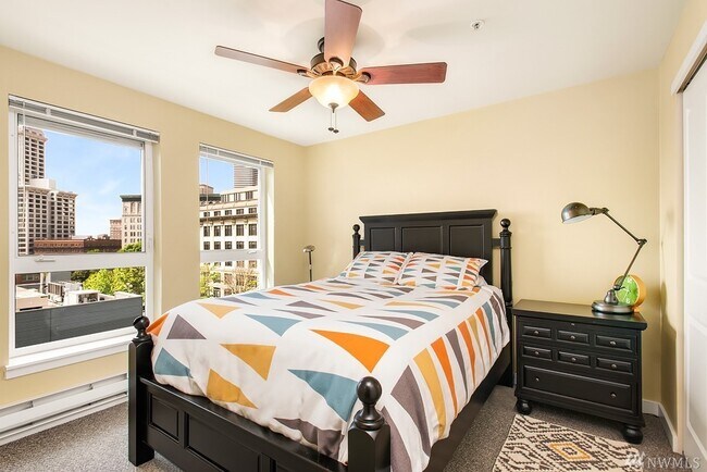 Building Photo - 108 5th Ave S