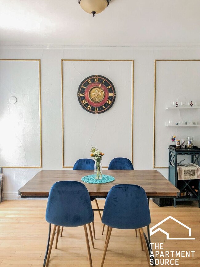 Building Photo - 436 W Surf St