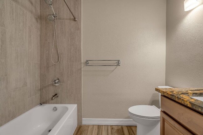 Building Photo - "Fantastic 3-Bedroom, 2 Bath Home in Prime...
