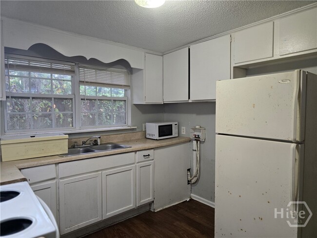 Building Photo - 14107 Coffee Bluff Rd