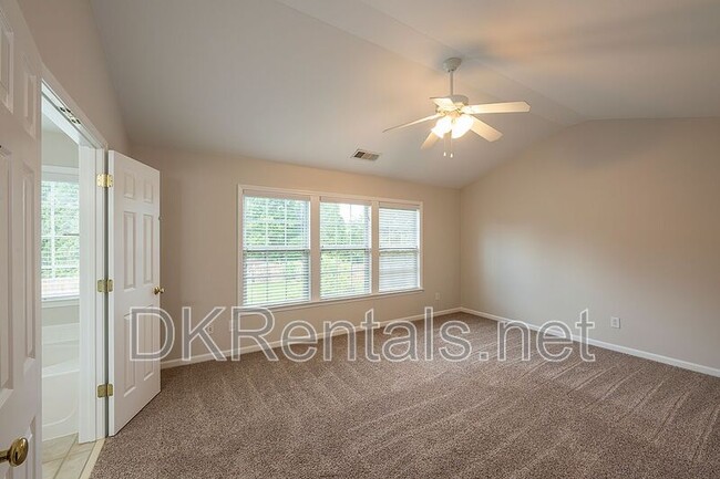 Building Photo - 804 Araya Ct