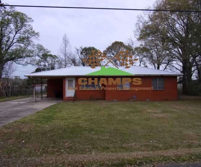 Primary Photo - 3 -bedroom House for rent in Opelousas