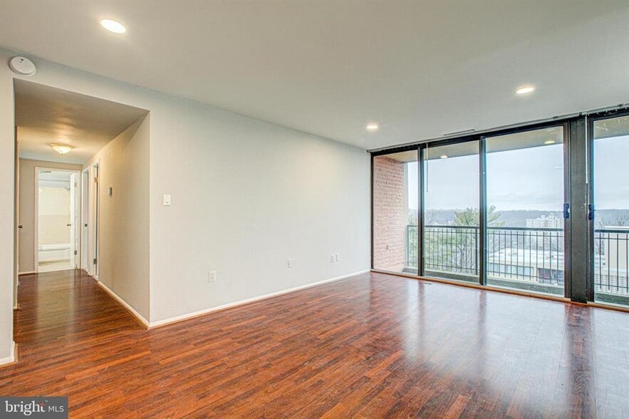 Building Photo - 16 S Van Dorn St