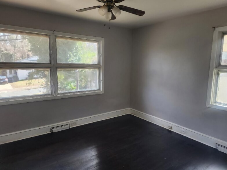 Building Photo - 1941 3rd St E