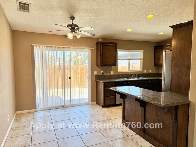 Building Photo - Modern 4 Bedroom 2 Bathroom Home
