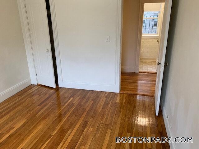 Building Photo - 1185 Boylston St