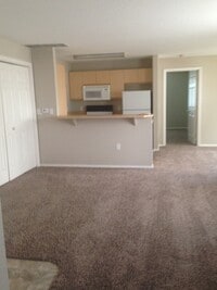 Building Photo - 121 N Avenger Ln