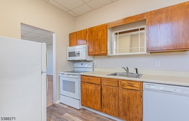 Building Photo - 110 Cornelia St