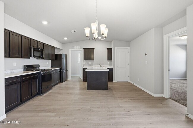 Building Photo - 14561 Desert Poppy Ct