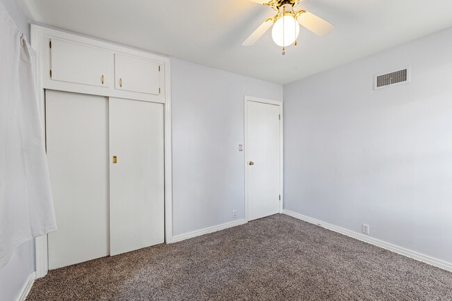 Building Photo - 22 E Hawthorne St