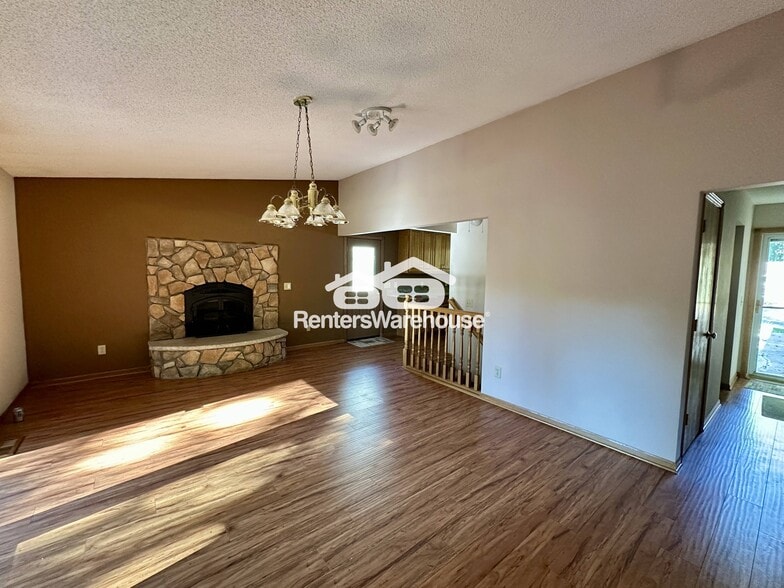 Building Photo - 4933 Crestview Rd