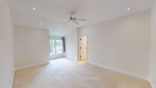 Building Photo - 2761 Vista Umbrosa