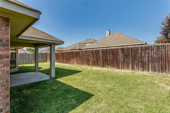 Building Photo - 3 bed, 2 Bath Home in North Fort Worth