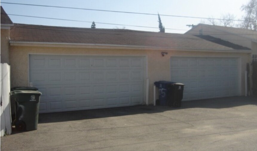 Building Photo - 607 N Rosemary Ln