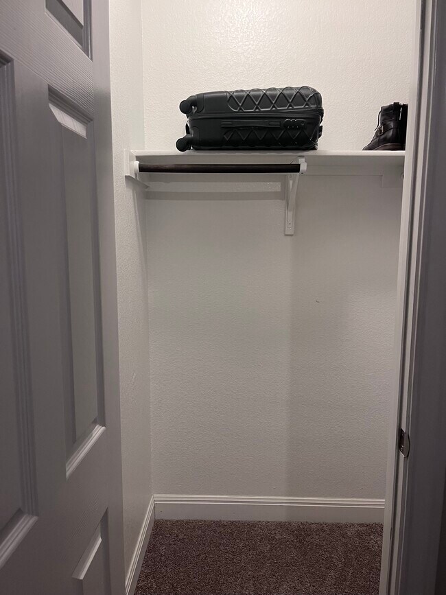 Building Photo - 1005 Boatswain Wy