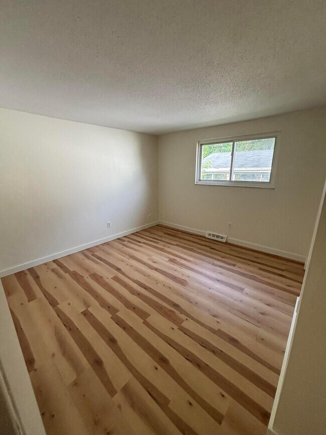 Building Photo - 4900 Kresge Dr