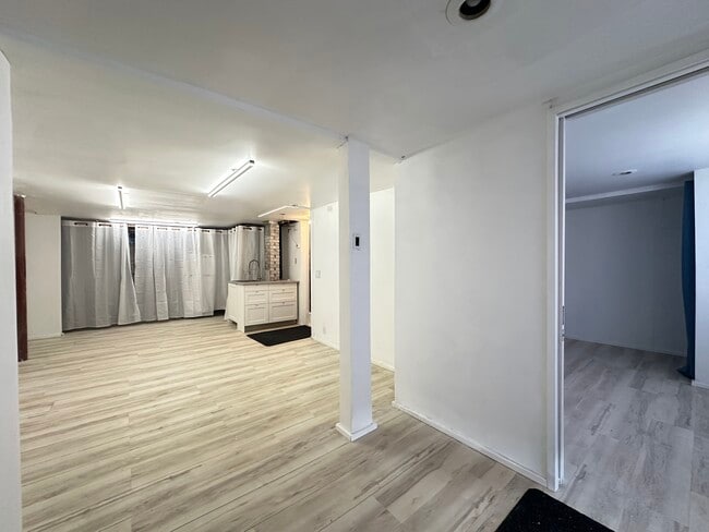 Building Photo - 2 Narragansett Ave