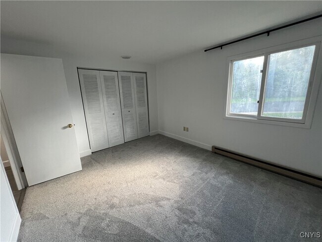 Building Photo - 47 W Utica St