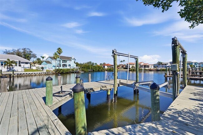 Building Photo - 909 Allegro Ln