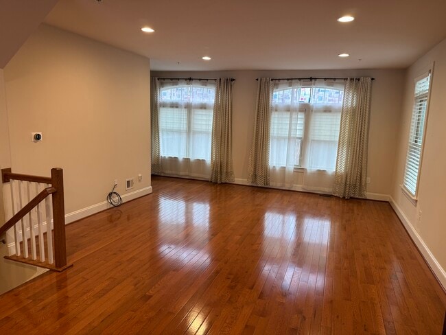 Building Photo - 9170 Kenway Ln